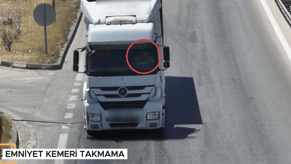 Otoyolda drone destekli denetimlerde bin 123 araca ceza kesildi