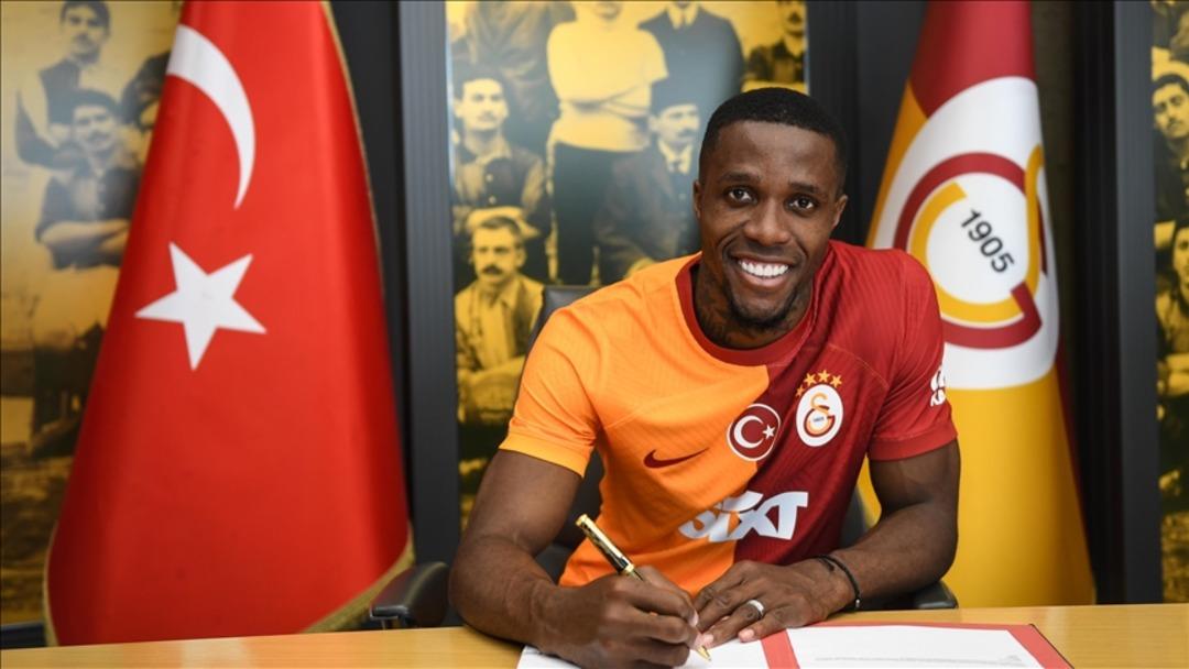 Galatasaray'ın eski yıldızı Zaha tepkilere direnemedi! 