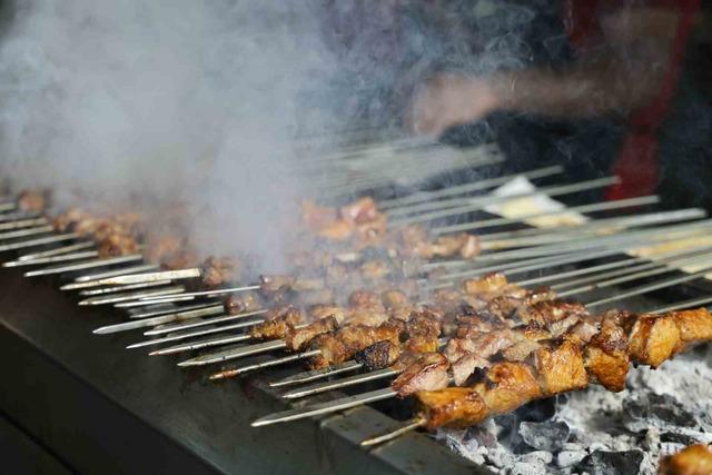 Gökyüzü kebap dumanıyla kaplandı 3