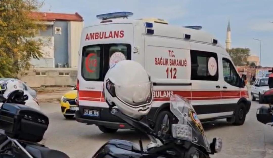 Edirne'de feci kaza: Otomobilin altında kalan yaşlı adam hayatını kaybetti.