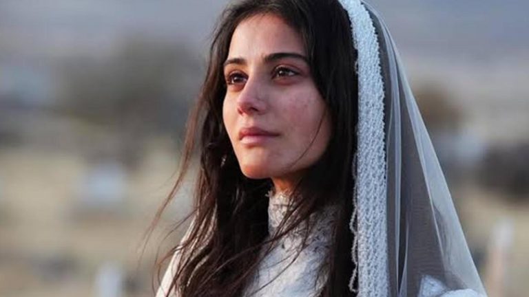 Helin Kandemir ve Dorukhan Toköz aşk yaşıyor! Olay aşk karesi