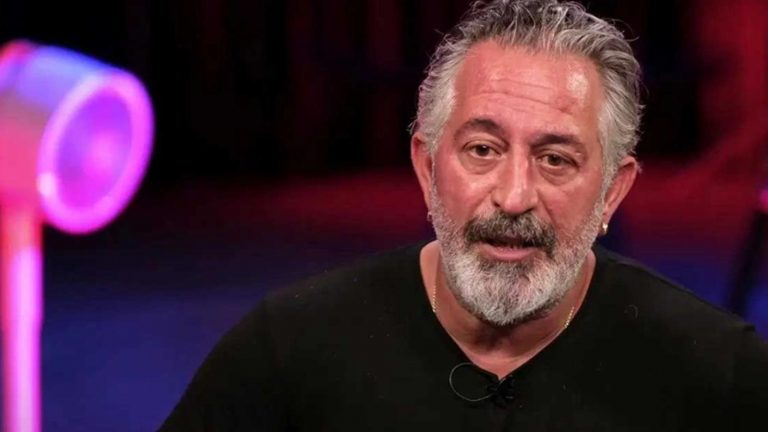 Sakallarını kesip saçını boyattı! Cem Yılmaz’dan yeni imaj
